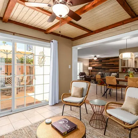Casa Feliz Old Town Condo With Pool By Downtown!